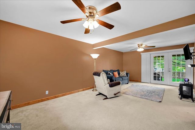 38 PICKFORD DR, Lancaster, PA 17603