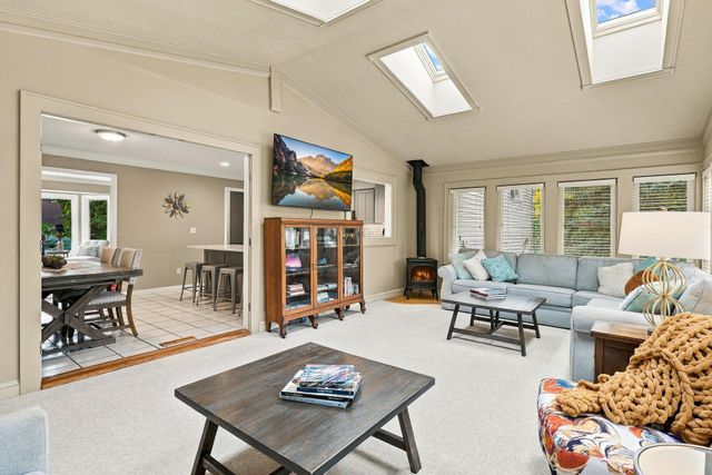 2080 Kelzer Pond Drive, Victoria, MN 55386