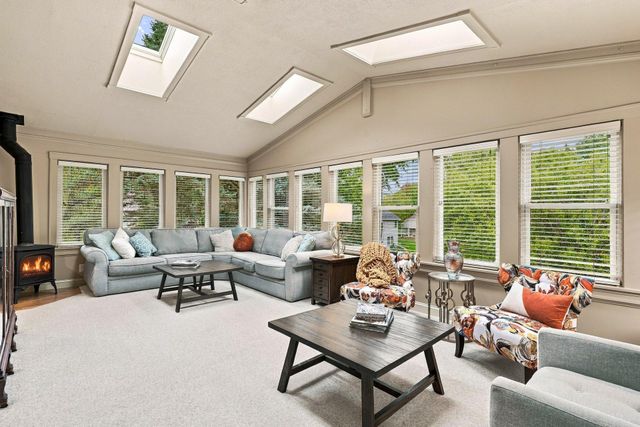 2080 Kelzer Pond Drive, Victoria, MN 55386