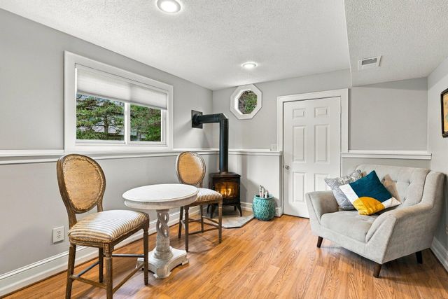 2080 Kelzer Pond Drive, Victoria, MN 55386
