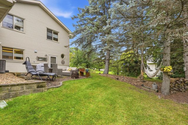 2080 Kelzer Pond Drive, Victoria, MN 55386