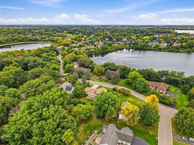 2080 Kelzer Pond Drive, Victoria, MN 55386