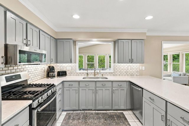 2080 Kelzer Pond Drive, Victoria, MN 55386