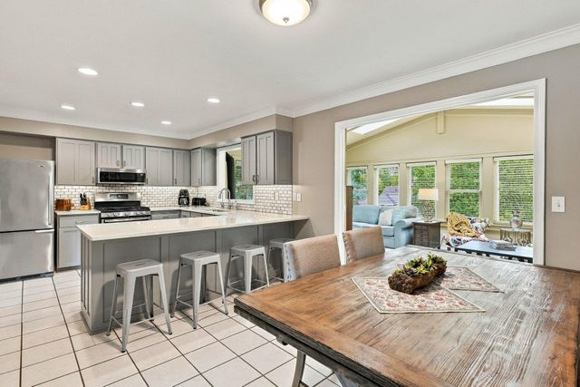 2080 Kelzer Pond Drive, Victoria, MN 55386
