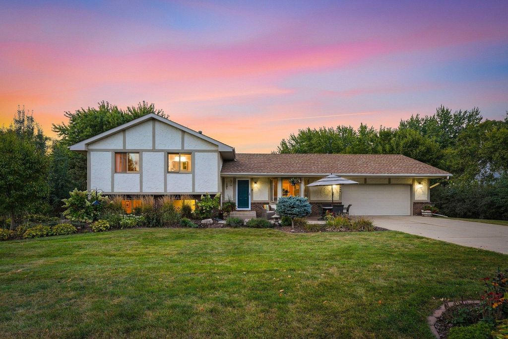 2080 Kelzer Pond Drive, Victoria, MN 55386 — exterior