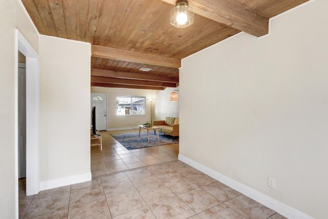5510 71st St, Sacramento, CA 95820