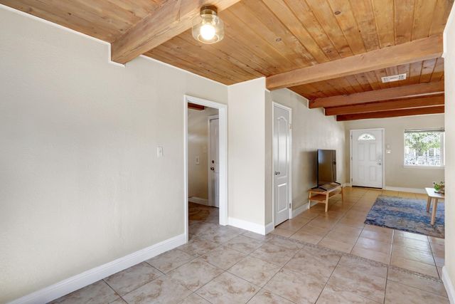 5510 71st St, Sacramento, CA 95820