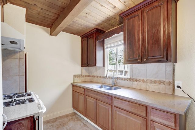 5510 71st St, Sacramento, CA 95820