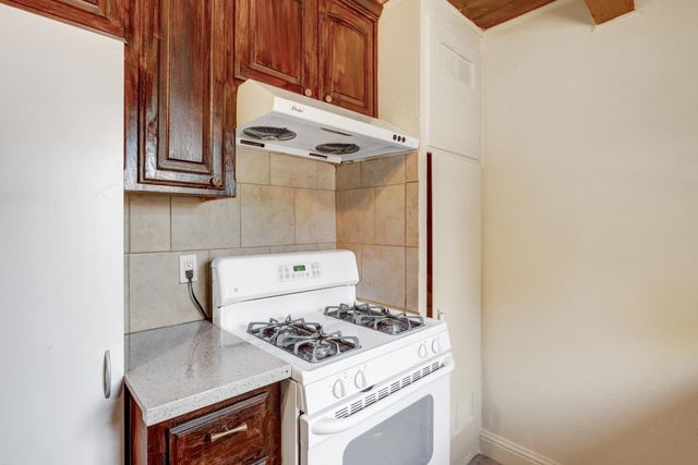 5510 71st St, Sacramento, CA 95820