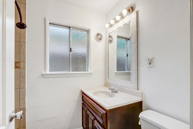 5510 71st St, Sacramento, CA 95820