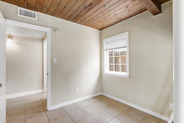 5510 71st St, Sacramento, CA 95820