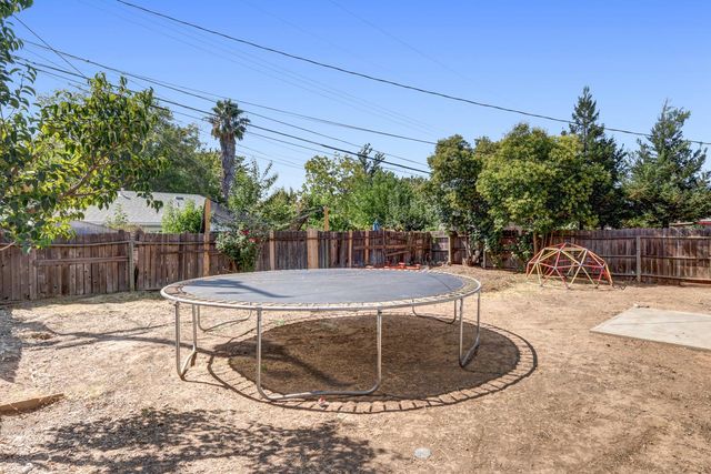5510 71st St, Sacramento, CA 95820