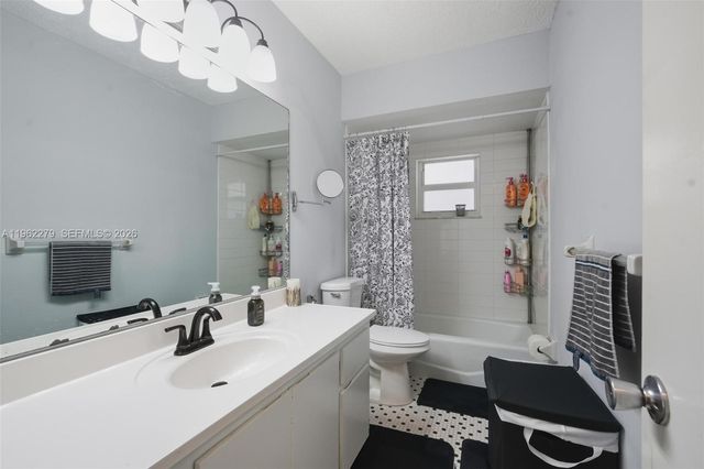 10308 Greenbriar Ct, Boca Raton, FL 33498