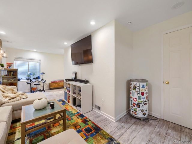 6431 Secrest Ct, Arvada, CO 80007