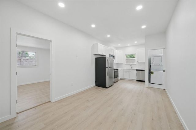 2131 Chantilly Lane, Houston, TX 77018
