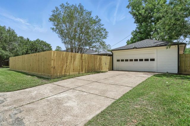 2131 Chantilly Lane, Houston, TX 77018