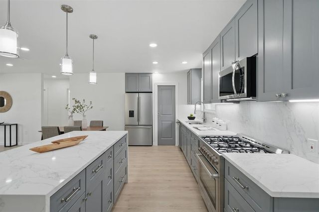 2131 Chantilly Lane, Houston, TX 77018
