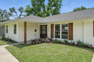 2131 Chantilly Lane, Houston, TX 77018