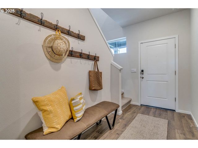 345 Stella St Ne, Salem, OR 97301