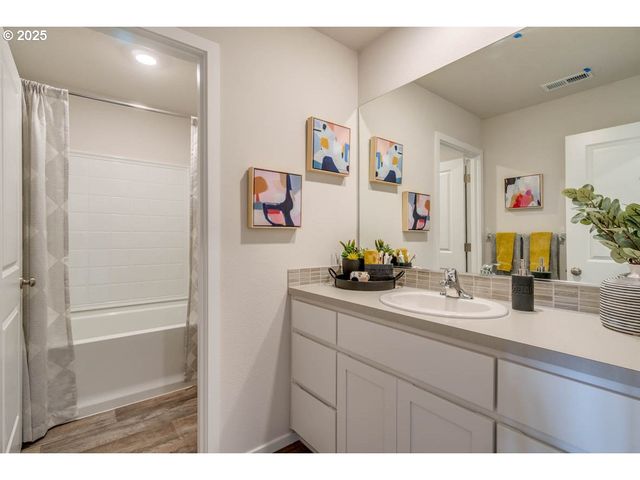 345 Stella St Ne, Salem, OR 97301