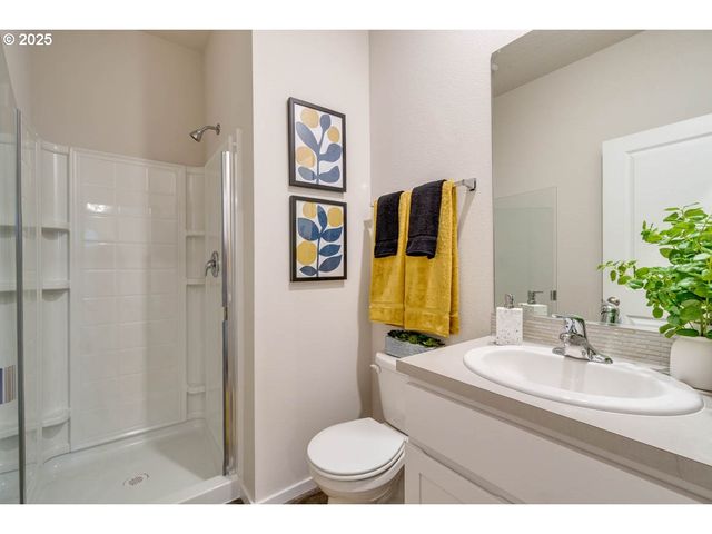 345 Stella St Ne, Salem, OR 97301