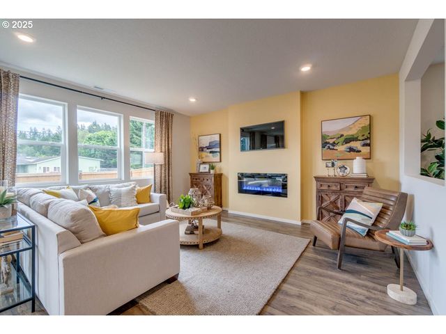 345 Stella St Ne, Salem, OR 97301