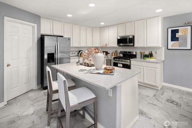 23809 SE 6th Street, Sammamish, WA 98074