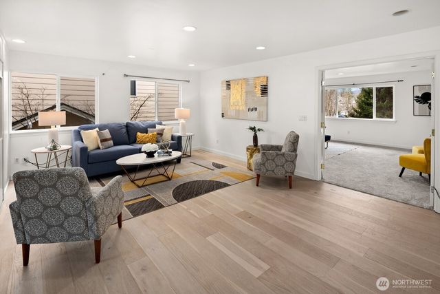 23809 SE 6th Street, Sammamish, WA 98074