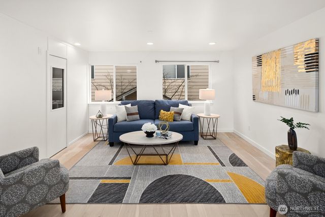 23809 SE 6th Street, Sammamish, WA 98074