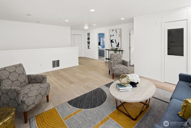 23809 SE 6th Street, Sammamish, WA 98074