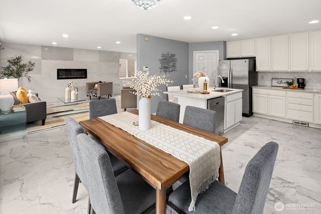 23809 SE 6th Street, Sammamish, WA 98074