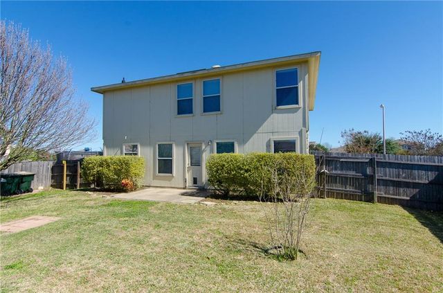 915 Churchill Farms DR, Georgetown, TX 78626