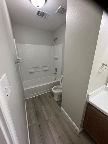 915 Churchill Farms DR, Georgetown, TX 78626