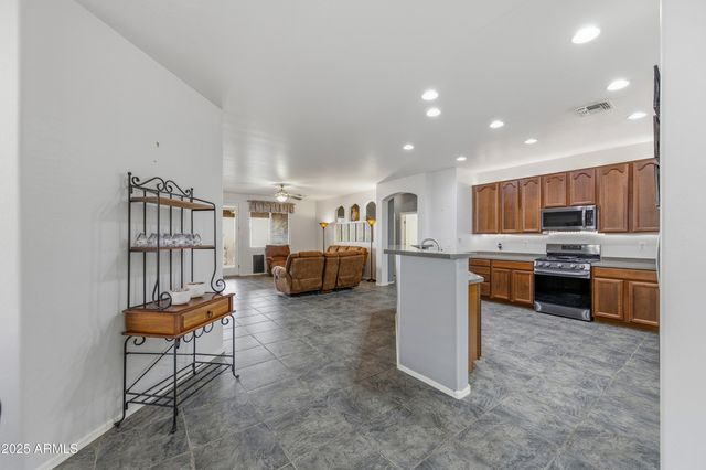 42448 W ALMIRA Drive, Maricopa, AZ 85138