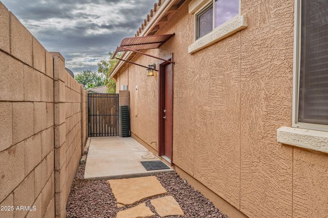 42448 W ALMIRA Drive, Maricopa, AZ 85138
