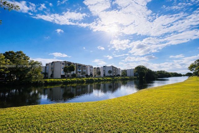 7703 Camino Real A-412, Miami, FL 33143