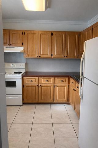 7703 Camino Real A-412, Miami, FL 33143