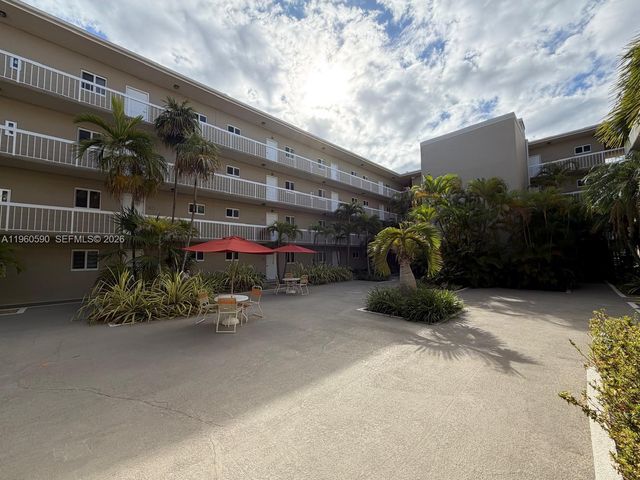7703 Camino Real A-412, Miami, FL 33143