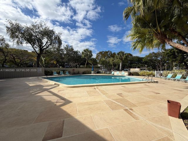 7703 Camino Real A-412, Miami, FL 33143