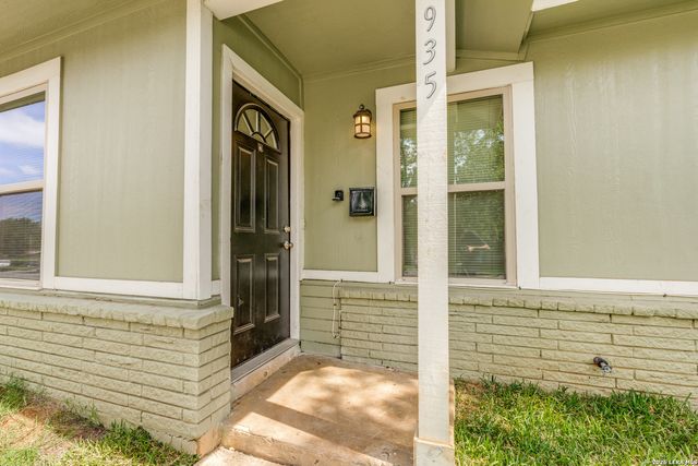 2935 LASSES BLVD, San Antonio, TX 78223