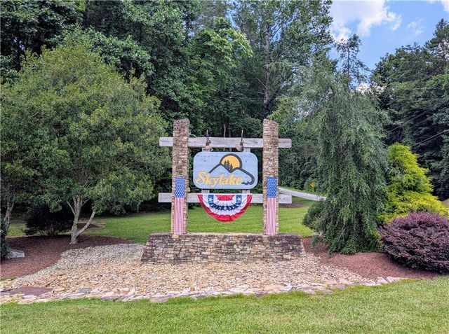 725 Blue Ridge Drive, Sautee Nacoochee, GA 30571