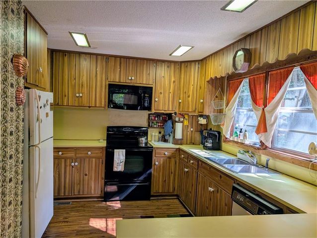 725 Blue Ridge Drive, Sautee Nacoochee, GA 30571