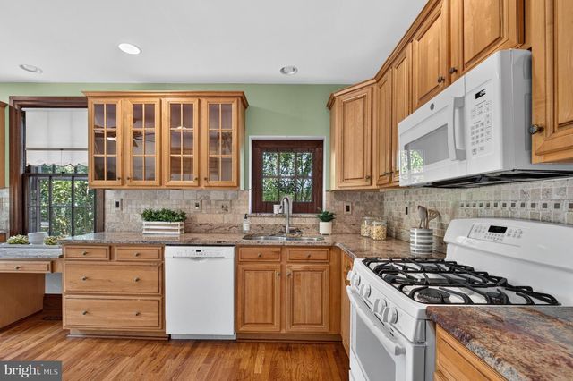 319 N NEWTON LAKE DR, Collingswood, NJ 08108