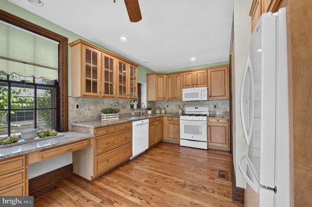 319 N NEWTON LAKE DR, Collingswood, NJ 08108
