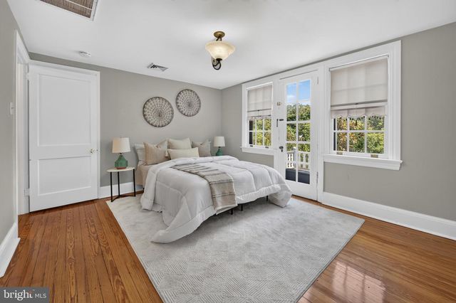 319 N NEWTON LAKE DR, Collingswood, NJ 08108