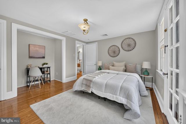 319 N NEWTON LAKE DR, Collingswood, NJ 08108