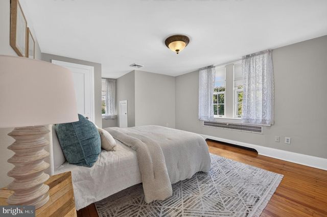 319 N NEWTON LAKE DR, Collingswood, NJ 08108