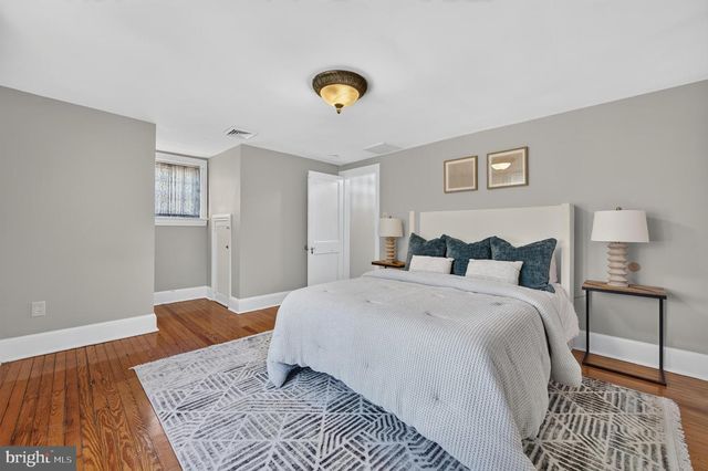 319 N NEWTON LAKE DR, Collingswood, NJ 08108
