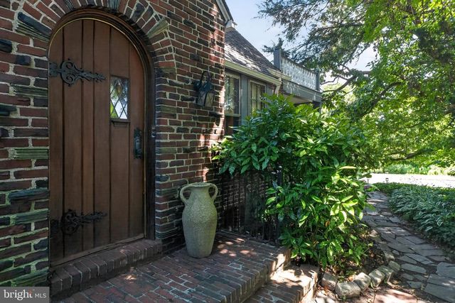 319 N NEWTON LAKE DR, Collingswood, NJ 08108