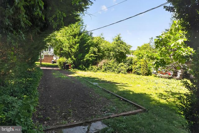 319 N NEWTON LAKE DR, Collingswood, NJ 08108